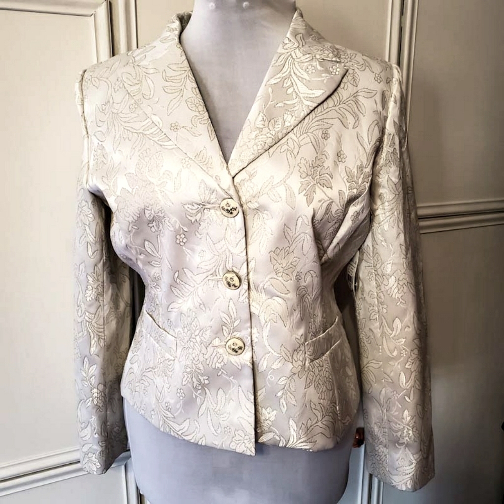 Cream Blazer w/ Gold Emboss Printed Floral Pattern
